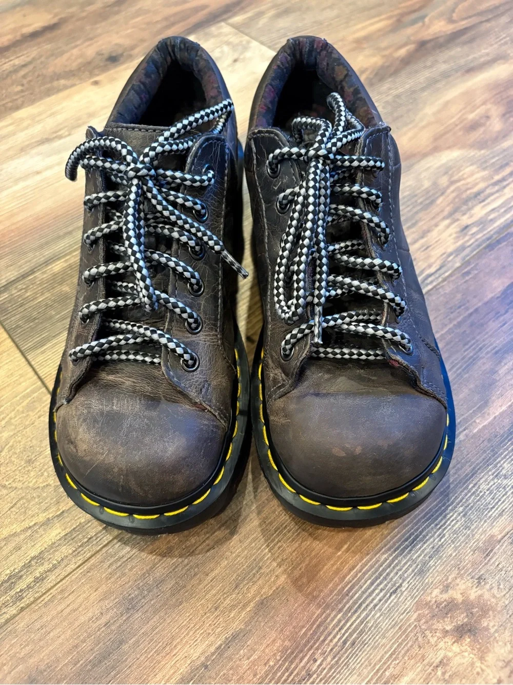 Dr. Martens Keani Brown Leather Platform Low Top Shoes Womens size 9